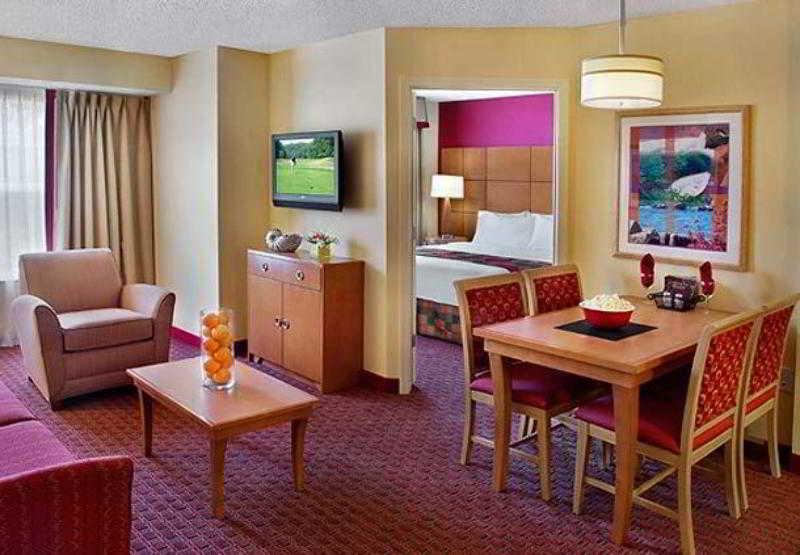 By Marriott Atlantic Airport Hotel